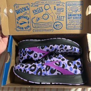 Brooks Revel 5 Run Wild Running Shoes Womens
Purple Cheetah